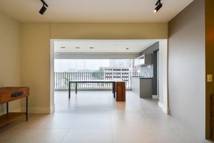 Image 11 - 920390
