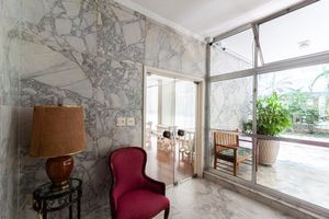 Image 3 - 920395