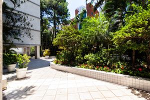 Image 9 - 920395