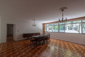 Image 11 - 920395