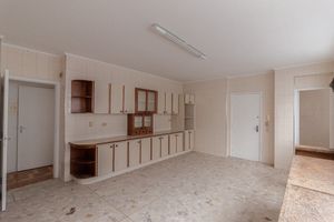 Image 1 - 920395