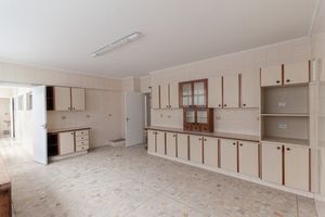 Image 17 - 920395