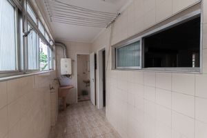 Image 21 - 920395