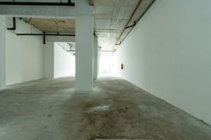 Image 16 - 920401