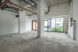 Image 24 - 920401