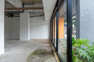 Image 25 - 920401