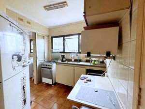 Image 22 - 920407
