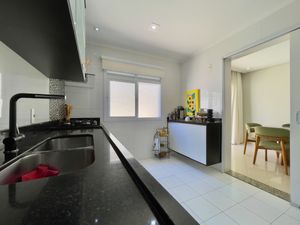 Image 26 - 920409