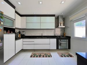 Image 23 - 920409