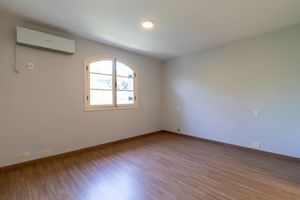 Image 3 - 920418
