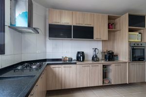 Image 10 - 920424