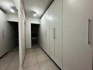 Image 24 - 920424