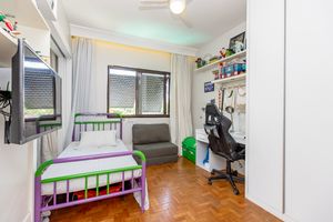 Image 22 - 920427
