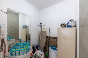 Image 31 - 920428