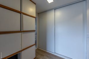 Image 22 - 920428