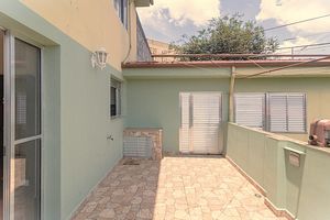 Image 34 - 920429
