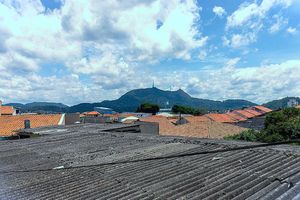 Image 38 - 920429