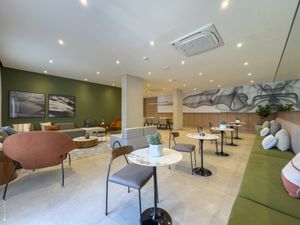 Image 23 - 920432