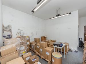 Image 20 - 920446