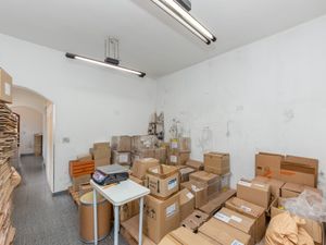 Image 21 - 920446