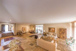 Image 4 - 920452