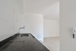 Image 13 - 920472