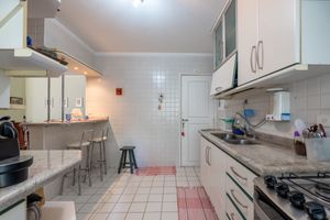 Image 19 - 920485