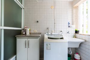 Image 22 - 920485