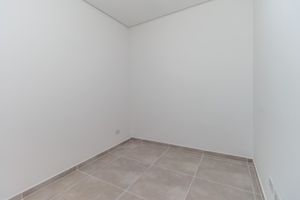 Image 4 - 920487
