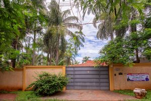 Image 1 - 920489