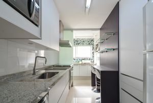 Image 27 - 920490