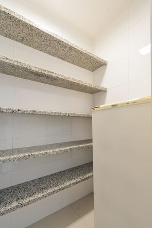 Image 30 - 920490