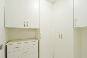 Image 32 - 920490