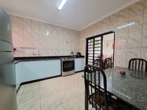 Image 21 - 920511