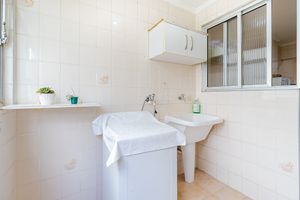 Image 32 - 920523