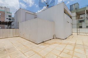 Image 30 - 920524