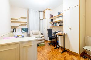 Image 21 - 920525