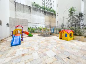 Image 32 - 920525