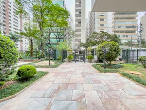 Image 35 - 920525