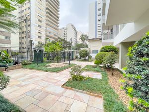 Image 33 - 920525