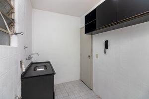 Image 11 - 920530