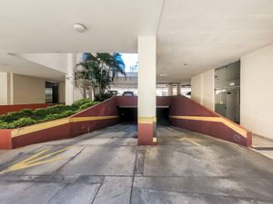 Image 18 - 920530