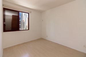 Image 3 - 920530