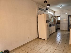 Image 28 - 920536