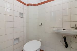 Image 7 - 920537