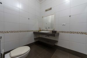 Image 14 - 920540