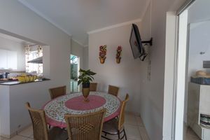 Image 19 - 920540