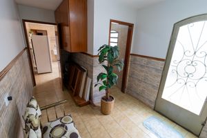 Image 31 - 920546