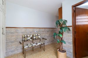 Image 32 - 920546