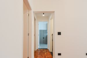 Image 3 - 920562